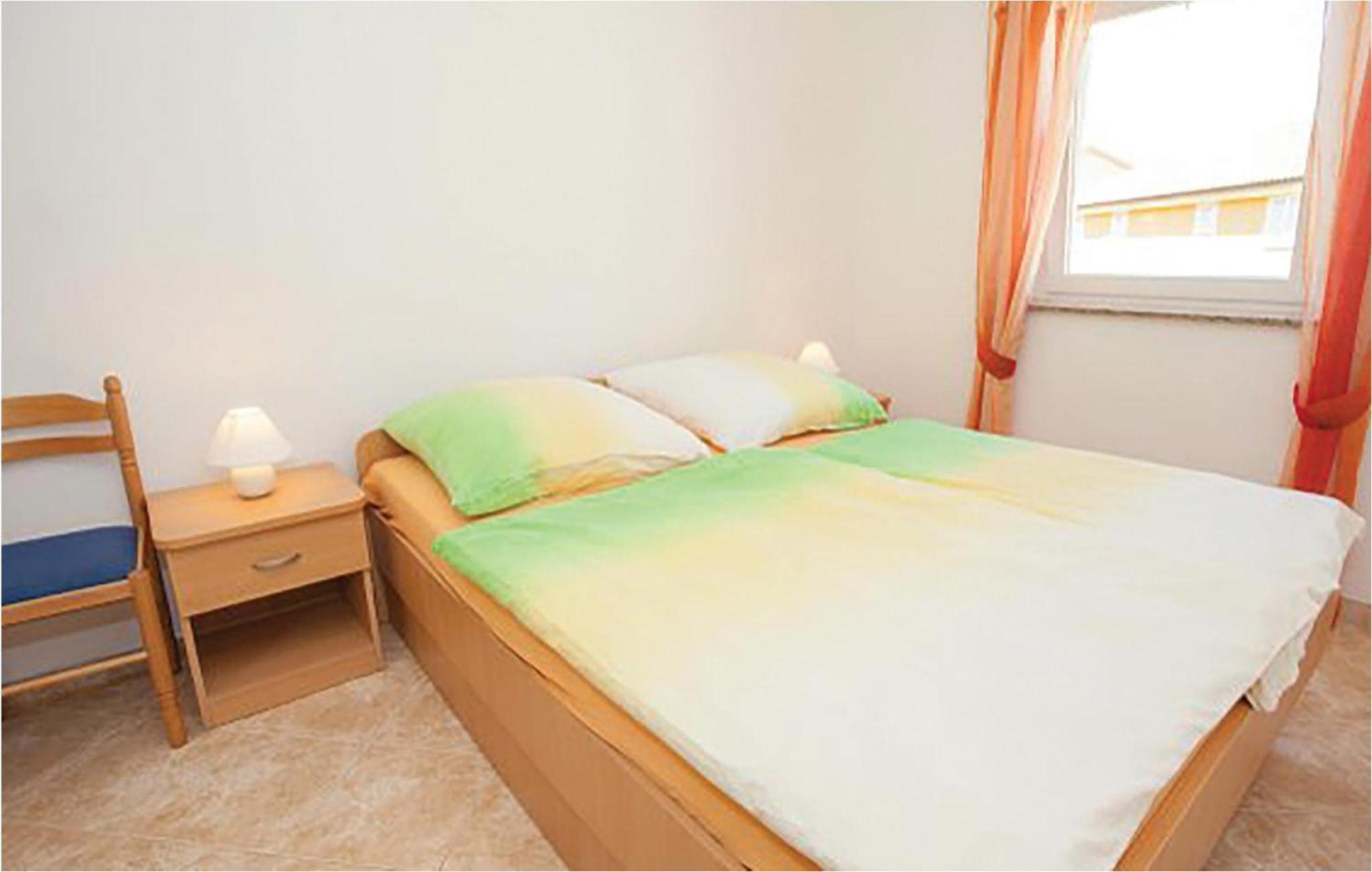 1 Bedroom Beautiful Apartment In Малинска Экстерьер фото